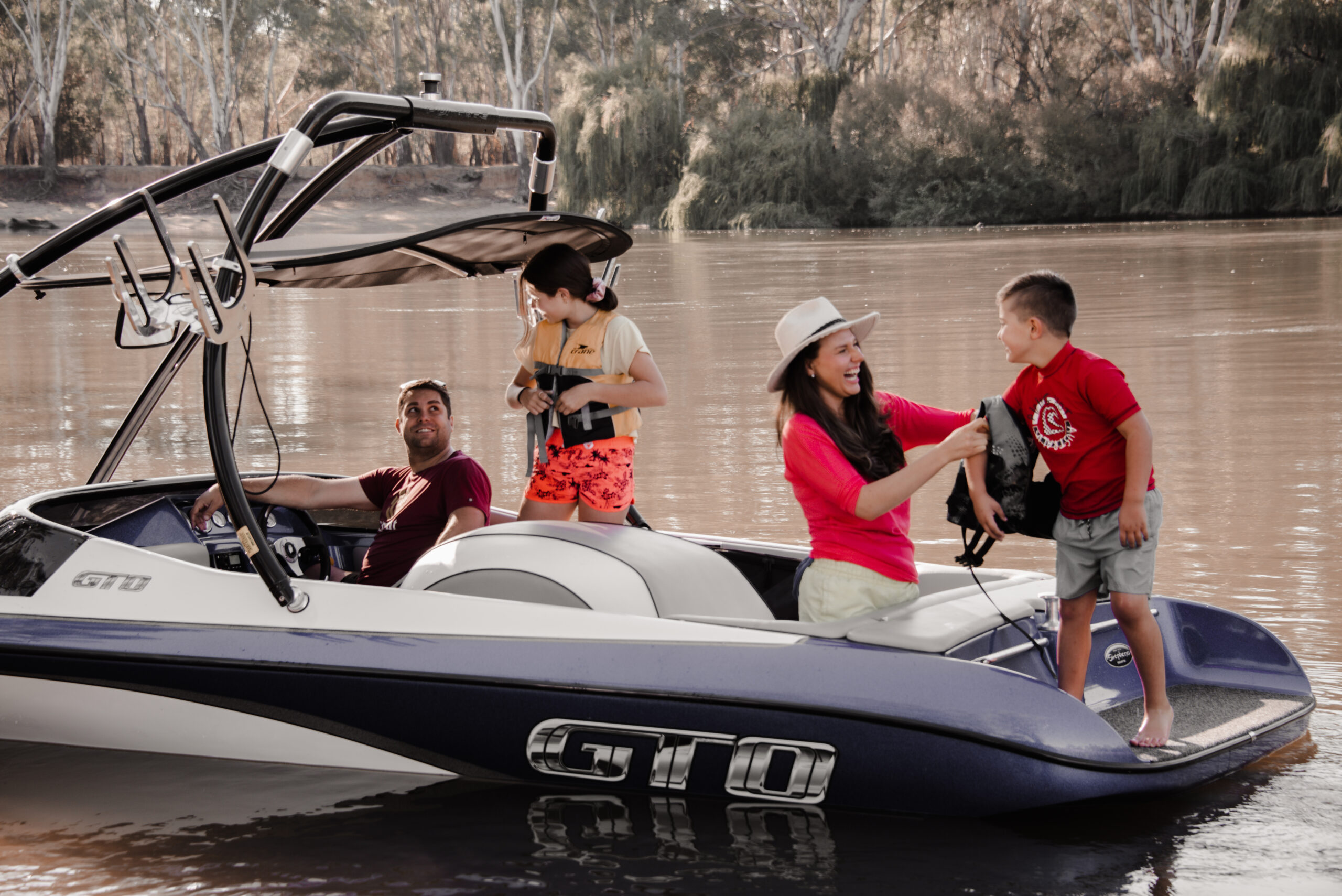 DSC_4431- Family Speed Boat